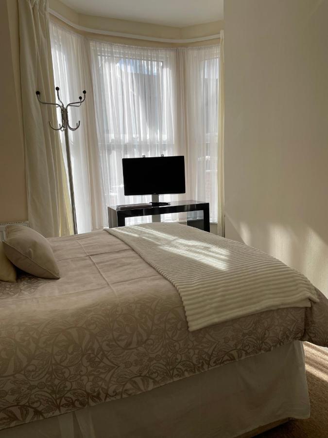 Caris Guest House Southend-on-Sea Exterior foto